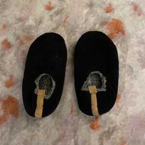 Slippers in-house only Size 9-12